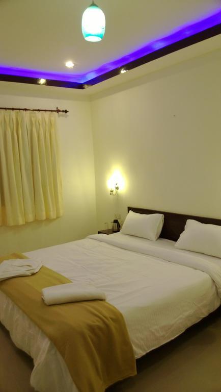 Hotel Hill Palace Kausani Phòng bức ảnh