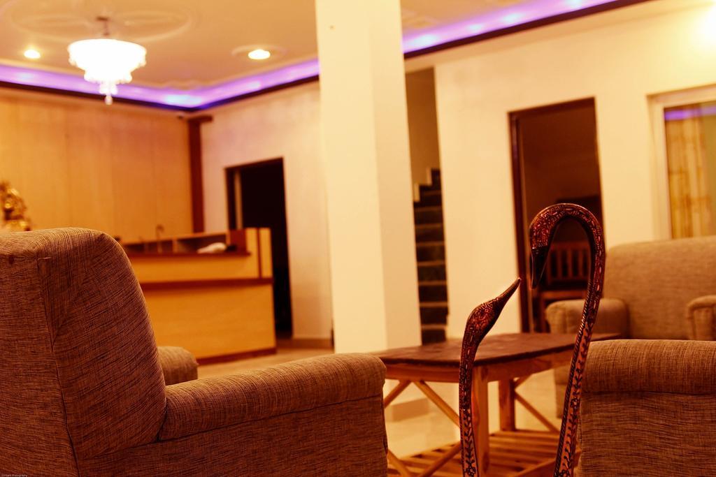 Hotel Hill Palace Kausani Ngoại thất bức ảnh